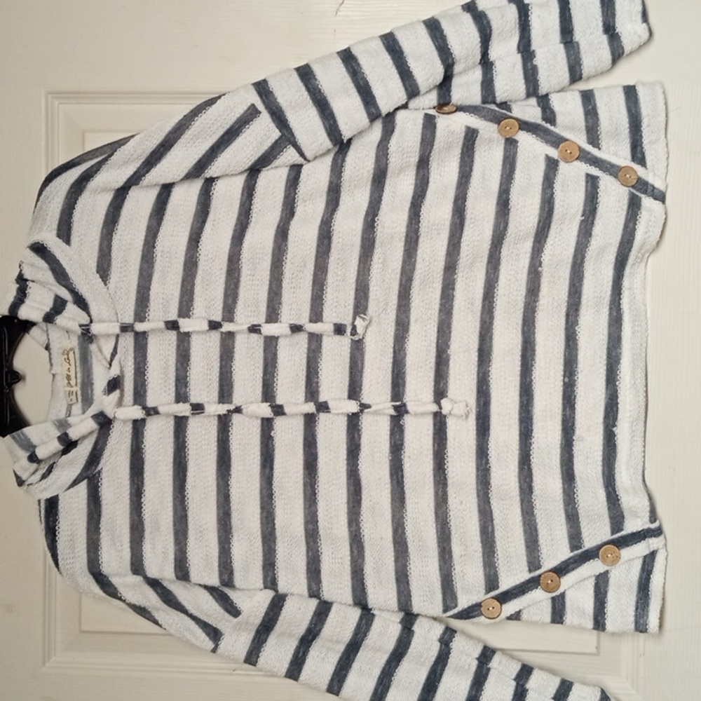 Women's hooded blouse